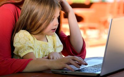 A Mom-Blogger Defends Making Online Parenting Course After Being Mom-Shamed