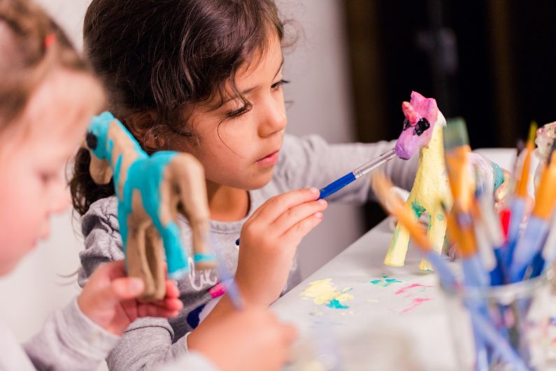 Craft Projects To Do With Your Kids on a Rainy Day