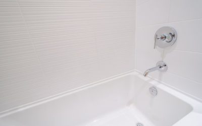 What Homeowners Can Do About a Slow-Draining Bathtub